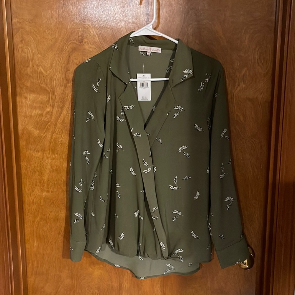 Women’s Willow & Root top. Size XS. Brand new, with tags.